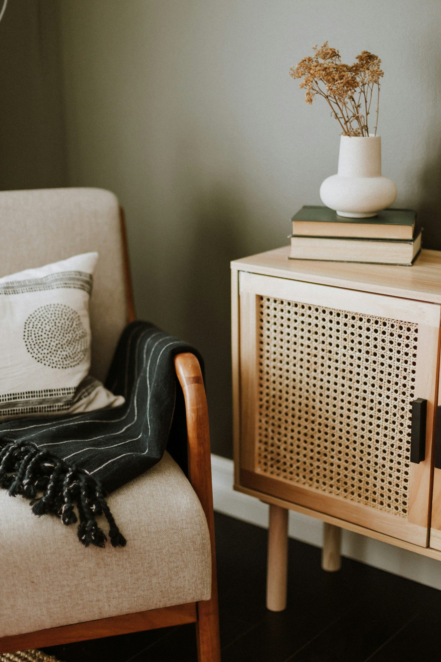 Creating a Cohesive Color Scheme: Choose Colors for Your Home - Seasons ...